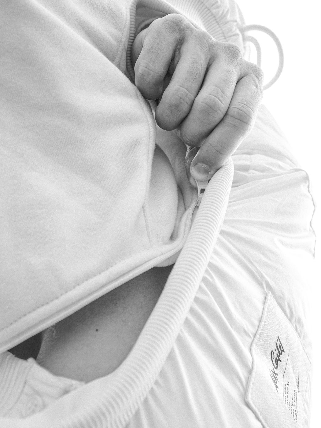 Asymmetrical zip